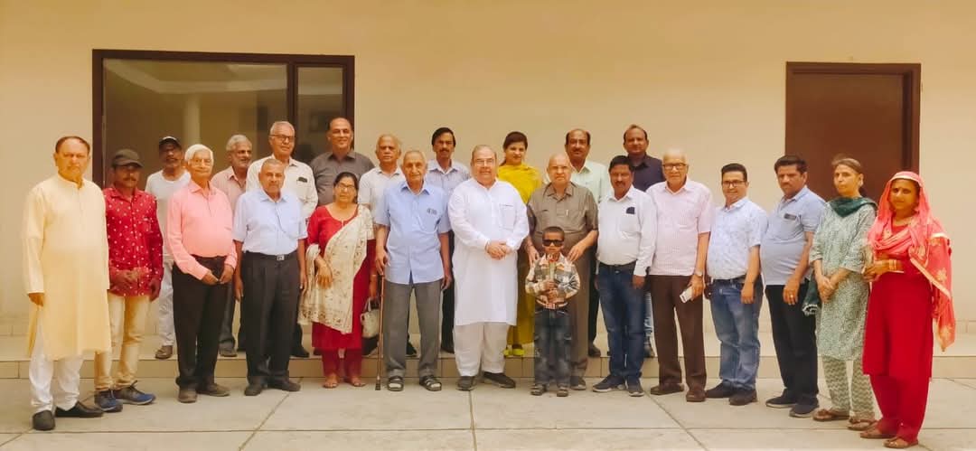 बिना आंखों की रोशनी के जीवन अभिशाप है - गोपीचंद कपूर